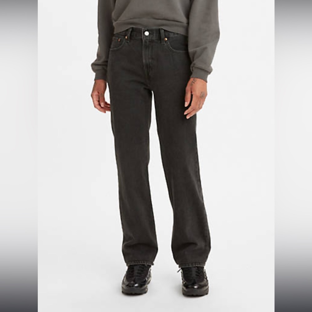 Levi low rise low pro straight leg jean. Relaxed fit.